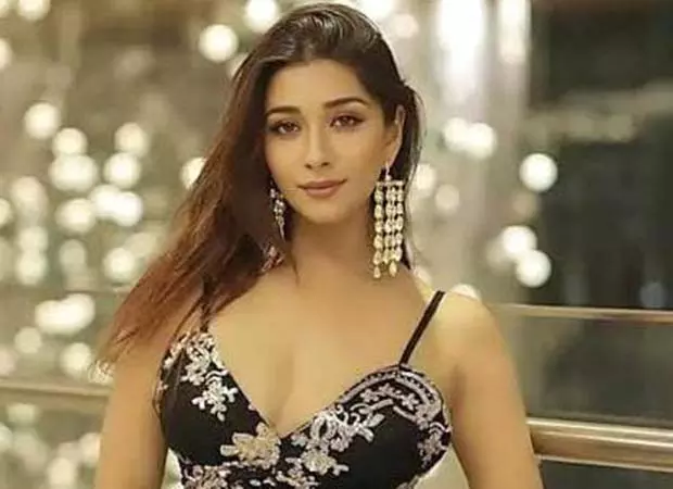 Nyrraa M Banerji वन टू चा चा चा से इश्क ढिशूम के बारे में बात करती Nyrraa M Banerji वन टू चा चा चा से इश्क ढिशूम के बारे में बात करती