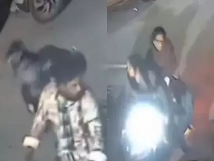 Punjab: लुधियाना में बहादुर महिलाओं ने बाइक लूट की कोशिश रोक दी Punjab: लुधियाना में बहादुर महिलाओं ने बाइक लूट की कोशिश रोक दी