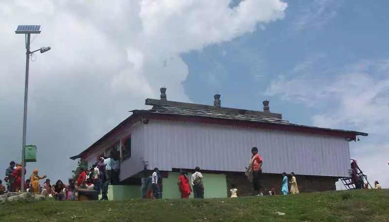 सर्दियां शुरू हो गई हैं, Kullu में बिजली महादेव मंदिर तीन महीने के लिए बंद कर दिया गया है सर्दियां शुरू हो गई हैं, Kullu में बिजली महादेव मंदिर तीन महीने के लिए बंद कर दिया गया है