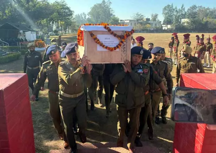 Majalta मुठभेड़ में शामिल 3 पाक आतंकवादी खाने की तलाश में गांव में आए, ऑपरेशन जारी Majalta मुठभेड़ में शामिल 3 पाक आतंकवादी खाने की तलाश में गांव में आए, ऑपरेशन जारी