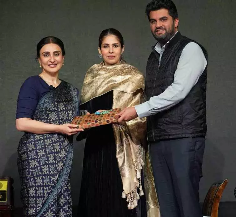 Amritsar: जूही बब्बर ने सोलो एक्ट से दर्शकों को मंत्रमुग्ध कर दिया Amritsar: जूही बब्बर ने सोलो एक्ट से दर्शकों को मंत्रमुग्ध कर दिया