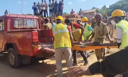 Tripura: ईंट भट्ठे की चिमनी गिरने से 3 लोगों की मौत, 4 घायल Tripura: ईंट भट्ठे की चिमनी गिरने से 3 लोगों की मौत, 4 घायल