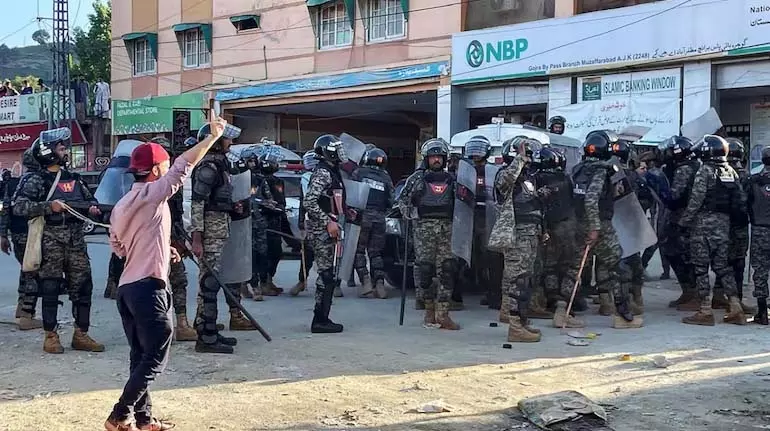 PoK में बिजली कटौती, आर्थिक संकट और राजनीतिक उपेक्षा अशांति को बढ़ावा दे रही PoK में बिजली कटौती, आर्थिक संकट और राजनीतिक उपेक्षा अशांति को बढ़ावा दे रही