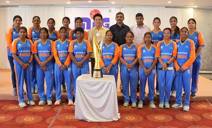 सचिन तेंदुलकर मुंबई में T20 ब्लाइंड महिला विश्व कप चैंपियन से मिले सचिन तेंदुलकर मुंबई में T20 ब्लाइंड महिला विश्व कप चैंपियन से मिले