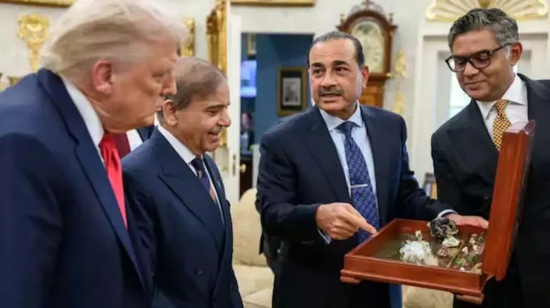 ट्रम्प ने Gaza में पाकिस्तानी सैनिकों का सुझाव दिया: आसिम मुनीर के लिए एक जोखिम भरा कदम ट्रम्प ने Gaza में पाकिस्तानी सैनिकों का सुझाव दिया: आसिम मुनीर के लिए एक जोखिम भरा कदम