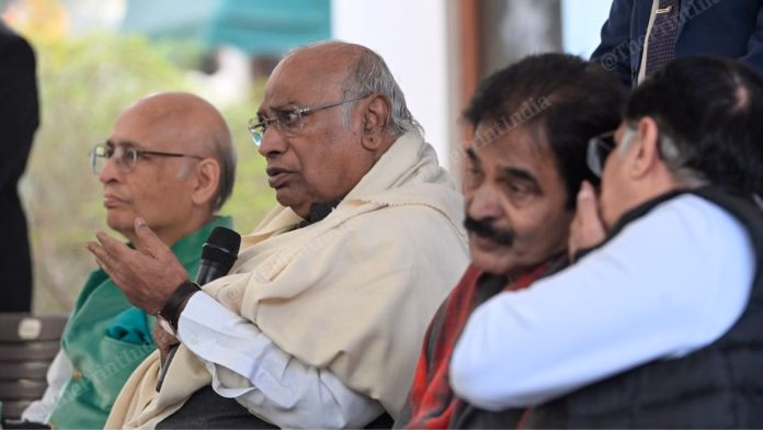 BJP का बयान, हेराल्ड मामले में कोर्ट की फटकार सिर्फ प्रक्रियात्मक BJP का बयान, हेराल्ड मामले में कोर्ट की फटकार सिर्फ प्रक्रियात्मक