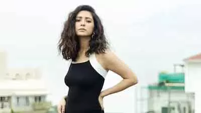 Asha Negi ने थ्रोबैक वीडियो में दिखाए पॉपुलर सॉन्ग पर डांस मूव्स Asha Negi ने थ्रोबैक वीडियो में दिखाए पॉपुलर सॉन्ग पर डांस मूव्स