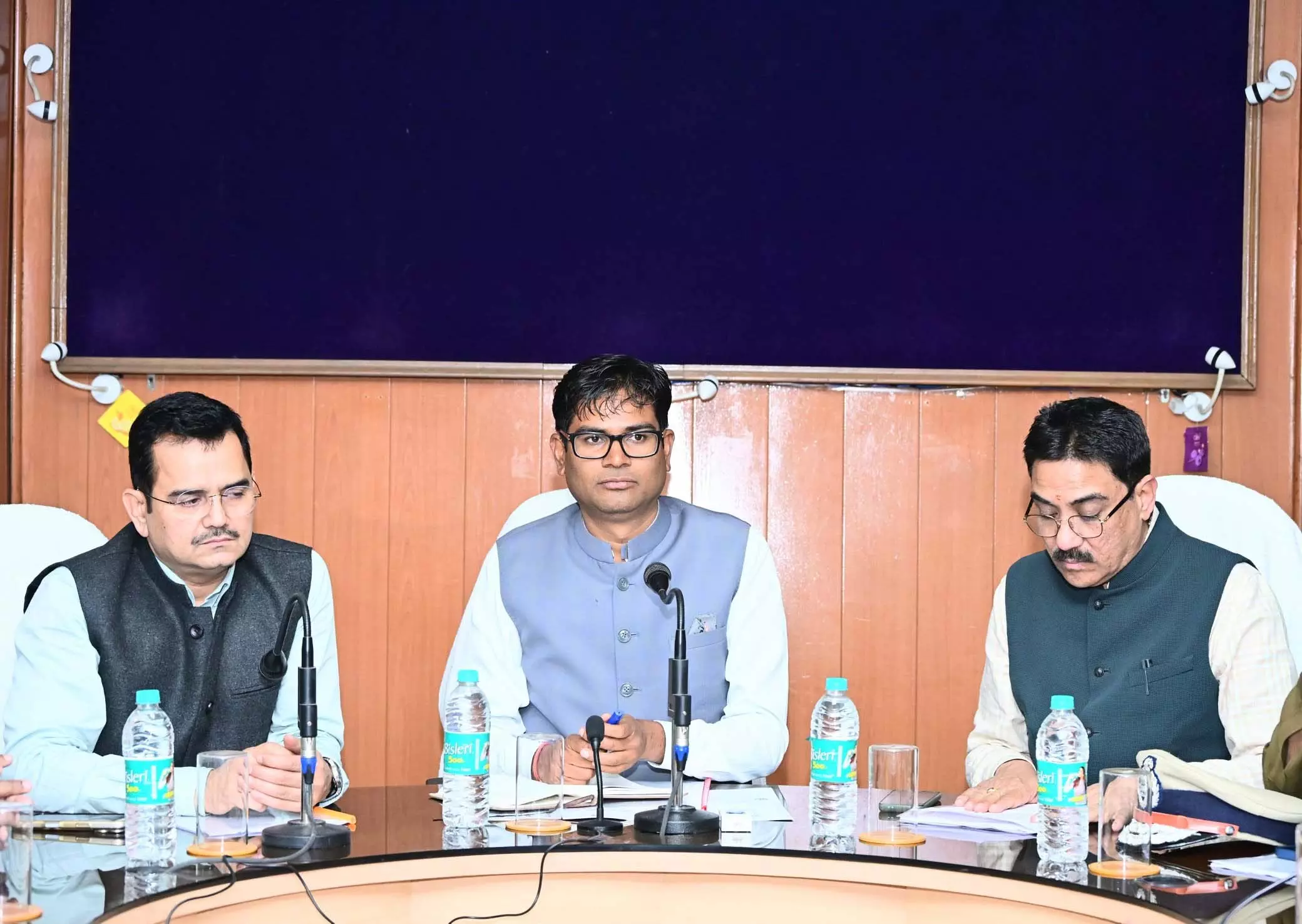जांजगीर-चांपा में नड्डा के आगमन से पहले वित्तमंत्री ओपी चौधरी ने ली बैठक जांजगीर-चांपा में नड्डा के आगमन से पहले वित्तमंत्री ओपी चौधरी ने ली बैठक