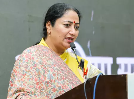 दिल्ली सरकार ने दुर्गम इलाकों के सैनिकों को 25 ऑक्सीजन कंसंट्रेटर दिए दिल्ली सरकार ने दुर्गम इलाकों के सैनिकों को 25 ऑक्सीजन कंसंट्रेटर दिए