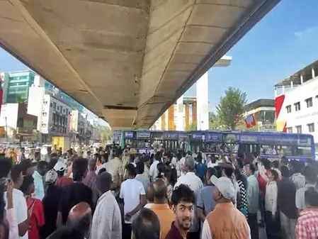 मंत्री कृष्णा बायरेगौड़ा पर भ्रष्टाचार व भूमि अतिक्रमण का आरोप, भाजपा ने मांगा इस्तीफा मंत्री कृष्णा बायरेगौड़ा पर भ्रष्टाचार व भूमि अतिक्रमण का आरोप, भाजपा ने मांगा इस्तीफा