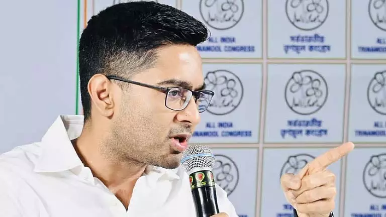 अभिषेक ने 1 करोड़ Bangladeshi-Rohingya थ्योरी को लेकर बंगाल बीजेपी नेताओं पर निशाना साधा अभिषेक ने 1 करोड़ Bangladeshi-Rohingya थ्योरी को लेकर बंगाल बीजेपी नेताओं पर निशाना साधा