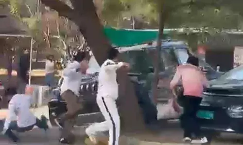 MDU कैंपस में युवकों ने स्कॉर्पियो से छात्रों को टक्कर मारी