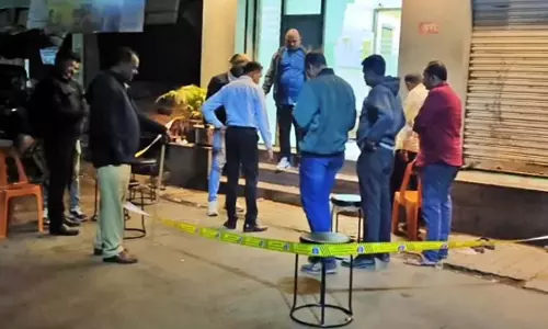 खलबली बीजेपी नेता के दफ्तर पर फायरिंग से, सुरक्षाकर्मी घायल