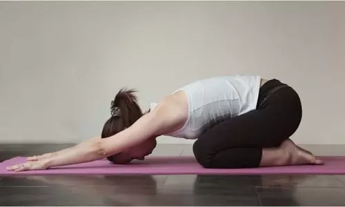 Yoga Tips: पेट दर्द से राहत पाने के लिए 4 योगा पोज़ Yoga Tips: पेट दर्द से राहत पाने के लिए 4 योगा पोज़