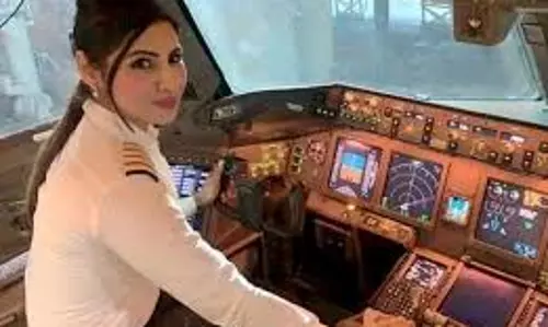 New Delhi: कैप्टन जोया की ऐतिहासिक उड़ान की तैयारी New Delhi: कैप्टन जोया की ऐतिहासिक उड़ान की तैयारी