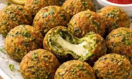 Palak Cheese Ball : मिनटों में घर पर बनाएं टेस्टी पालक चीज बॉल्स Palak Cheese Ball : मिनटों में घर पर बनाएं टेस्टी पालक चीज बॉल्स