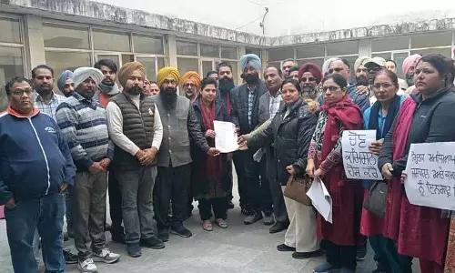 Jalandhar: चुनाव ड्यूटी के दौरान शिक्षकों की जानलेवा दुर्घटनाओं के बाद यूनियन ने न्याय की मांग की