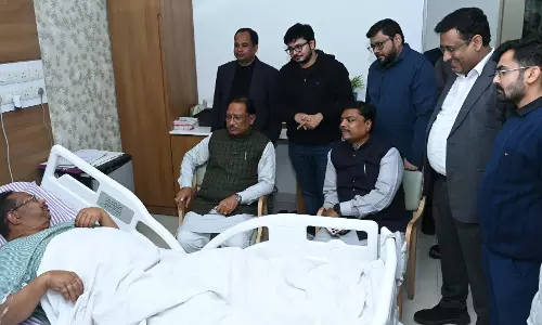 मुख्यमंत्री विष्णुदेव साय ने अस्पताल जाकर विधायक प्रबोध मिंज का कुशलक्षेम जाना मुख्यमंत्री विष्णुदेव साय ने अस्पताल जाकर विधायक प्रबोध मिंज का कुशलक्षेम जाना