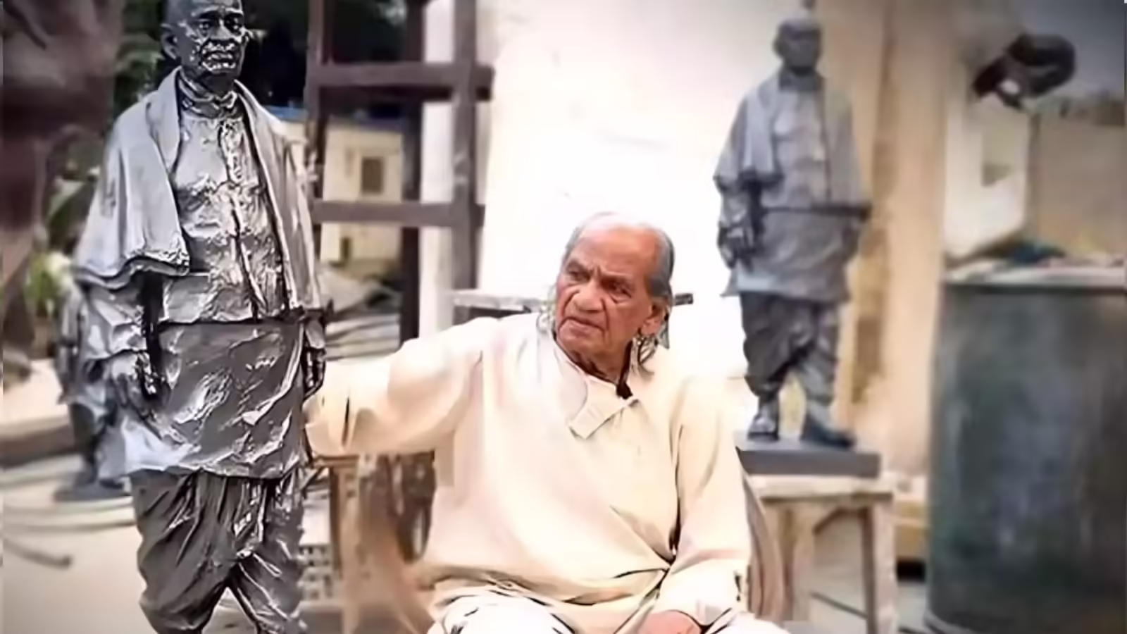 Noida: कला जगत में शोक, राम सुतार का देहांत Noida: कला जगत में शोक, राम सुतार का देहांत