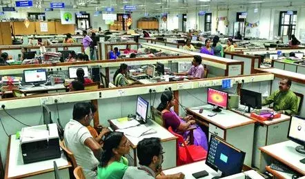 Chandigarh: सरकारी कर्मचारियों को मिलेगी लंबी छुट्टियों की सुविधा Chandigarh: सरकारी कर्मचारियों को मिलेगी लंबी छुट्टियों की सुविधा
