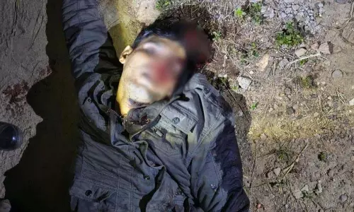 BIG BREAKING: नक्सल मोर्चे पर तैनात BSF जवान ने की आत्महत्या, जांच में जुटी पुलिस BIG BREAKING: नक्सल मोर्चे पर तैनात BSF जवान ने की आत्महत्या, जांच में जुटी पुलिस
