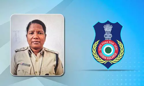 दसमंतपुर IIC 20,000 रुपये की रिश्वत लेते रंगे हाथों पकड़े गए, विजिलेंस जांच जारी दसमंतपुर IIC 20,000 रुपये की रिश्वत लेते रंगे हाथों पकड़े गए, विजिलेंस जांच जारी