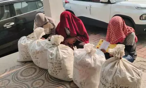 एक्साइज ने 21 लाख रुपये का अवैध सामान जब्त किया; तीन लोग गिरफ्तार
