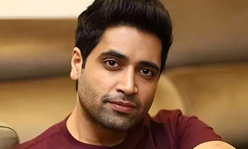 एक साल और बड़े होने पर Adivi Sesh ने कहा, मैं बस हर किसी को जितना हो सके गले लगा रहा