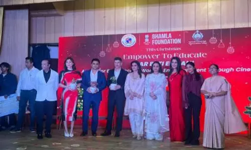BMC स्कूलों की छात्राओं के लिए काजोल और रानी मुखर्जी ने मिलाया हाथ BMC स्कूलों की छात्राओं के लिए काजोल और रानी मुखर्जी ने मिलाया हाथ
