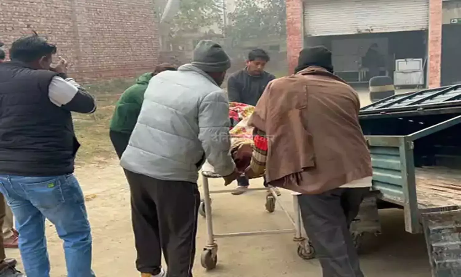 Hansi में बैटरी फटने से परिवार पर हादसा Hansi में बैटरी फटने से परिवार पर हादसा