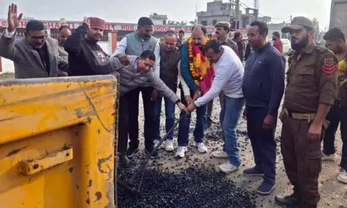 Dr. Rajiv Bhagat ने 22.50 लाख रुपये के सड़क मैकाडमाइजेशन कार्य की शुरुआत की