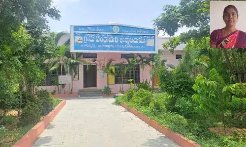रमनना पल्ले गांव में BRS पार्टी का झंडा फिर से फहराया गया रमनना पल्ले गांव में BRS पार्टी का झंडा फिर से फहराया गया