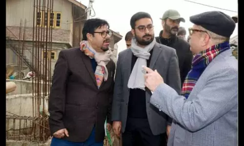 DC Srinagar ने गंगबुघ में विकास परियोजनाओं का निरीक्षण किया DC Srinagar ने गंगबुघ में विकास परियोजनाओं का निरीक्षण किया
