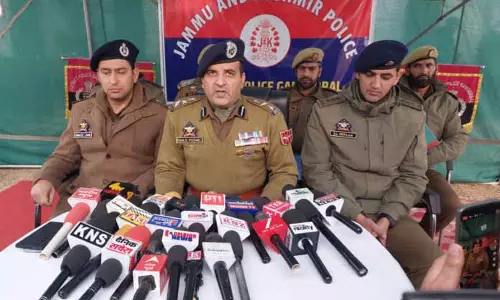 SRINAGAR: 10 करोड़ रुपये की कोकीन जब्त SRINAGAR: 10 करोड़ रुपये की कोकीन जब्त
