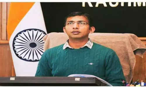 SRINAGAR: डिव कॉम ने झेलम नदी के किनारे बाढ़ क्षेत्र ज़ोनिंग की प्रक्रिया की समीक्षा की