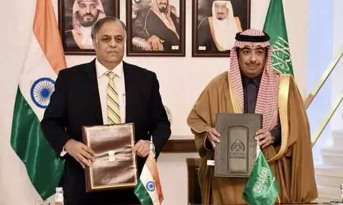 Saudi Arabia और भारत ने द्विपक्षीय वीज़ा छूट समझौते पर हस्ताक्षर किए Saudi Arabia और भारत ने द्विपक्षीय वीज़ा छूट समझौते पर हस्ताक्षर किए