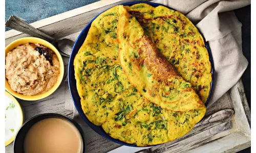 Moong Dal Chilla और शेजवान चटनी की रेसिपी