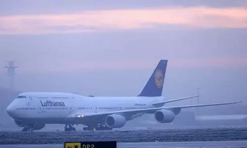 Lufthansa को अमेरिकी वायु सेना को 747 विमान बेचकर 400 मिलियन डॉलर का बड़ा फायदा हुआ Lufthansa को अमेरिकी वायु सेना को 747 विमान बेचकर 400 मिलियन डॉलर का बड़ा फायदा हुआ