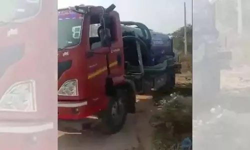 HMWSSB ने उस्मान सागर में कचरा डालने के आरोप में सेप्टिक टैंकर ड्राइवर को बुक किया HMWSSB ने उस्मान सागर में कचरा डालने के आरोप में सेप्टिक टैंकर ड्राइवर को बुक किया
