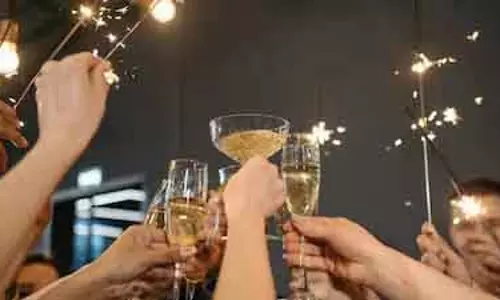 Christmas  गिफ्ट गाइड, शानदार शराब से मनाएं त्योहारों की खुशी