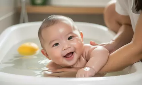 सर्दियों में बच्चों को हफ्ते में कितनी बार नहलाना सही? जानें सर्दियों में बच्चों को हफ्ते में कितनी बार नहलाना सही? जानें