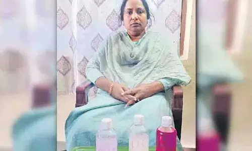 म्मम: रेवेन्यू इंस्पेक्टर को 10,000 रुपये की रिश्वत लेते ACB ने गिरफ्तार किया म्मम: रेवेन्यू इंस्पेक्टर को 10,000 रुपये की रिश्वत लेते ACB ने गिरफ्तार किया