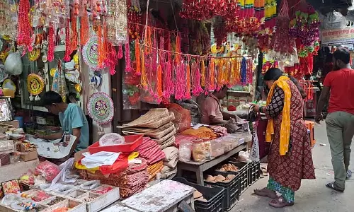 कटवा बाज़ार भूतिया शहर जैसा है, नाराज़ SDPO कटवा बाज़ार भूतिया शहर जैसा है, नाराज़ SDPO