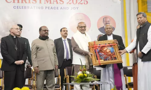 क्रिसमस शांति, करुणा और मानवता की सेवा जैसे मूल्यों का उत्सव: उपराष्ट्रपति क्रिसमस शांति, करुणा और मानवता की सेवा जैसे मूल्यों का उत्सव: उपराष्ट्रपति