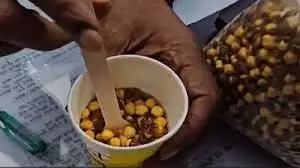 Gorakhpur : मिलावटी भुने चने का बड़ा खुलासा, खाद्य विभाग ने की कार्रवाई Gorakhpur : मिलावटी भुने चने का बड़ा खुलासा, खाद्य विभाग ने की कार्रवाई