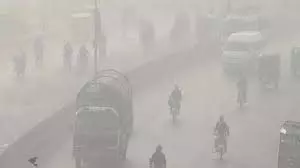 Dehradun: खतरनाक हुई हवा,AQI 300 पार, सांस लेना मुश्किल Dehradun: खतरनाक हुई हवा,AQI 300 पार, सांस लेना मुश्किल