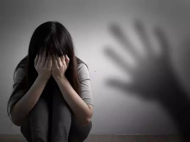 नाबालिग से दुष्कर्म के दोषी को अदालत ने 20 साल की सजा सुनाई नाबालिग से दुष्कर्म के दोषी को अदालत ने 20 साल की सजा सुनाई