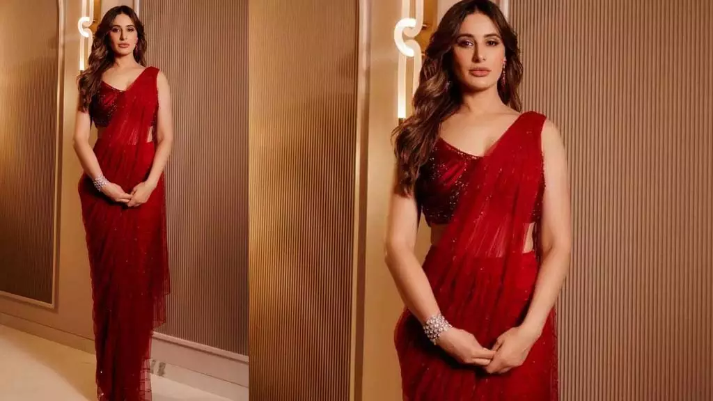 Saree For New Year Party:सेक्विन वाली साड़ी पहनकर अपनी न्यू ईयर पार्टी में ग्लैमरस एंट्री करें Saree For New Year Party:सेक्विन वाली साड़ी पहनकर अपनी न्यू ईयर पार्टी में ग्लैमरस एंट्री करें