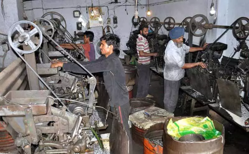 हरियाणा में 5 सालों में फैक्ट्रियों की संख्या 1,446 कम हुई, Punjab में संख्या स्थिर रही हरियाणा में 5 सालों में फैक्ट्रियों की संख्या 1,446 कम हुई, Punjab में संख्या स्थिर रही