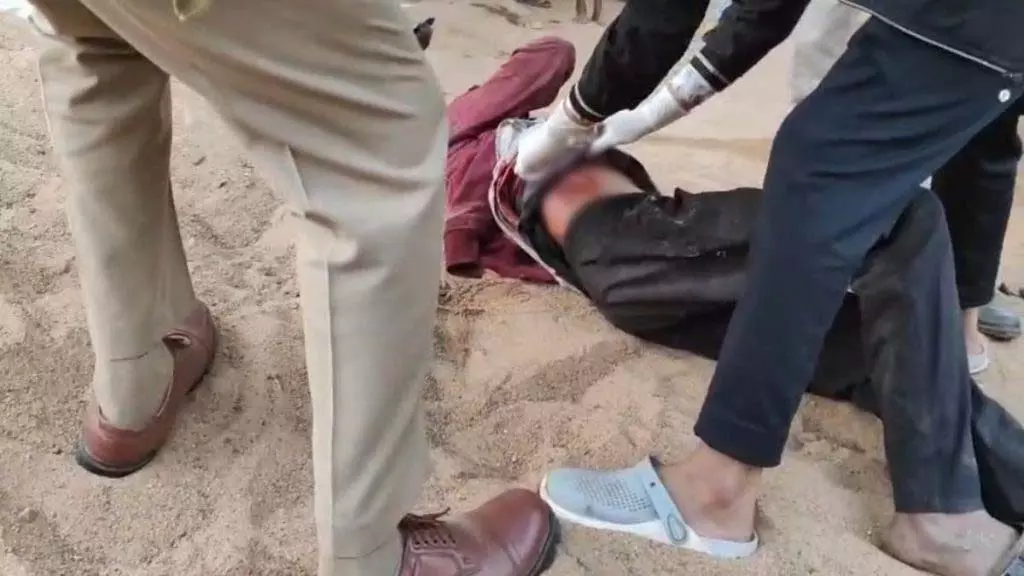 युवक की लाश मिली, खून से लथपथ था, तिल्दा थाना क्षेत्र में वारदात युवक की लाश मिली, खून से लथपथ था, तिल्दा थाना क्षेत्र में वारदात